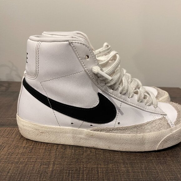 Women's Nike Blazers - Picture 3 of 4